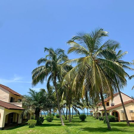 Kololi Beach Resort Bagian luar foto