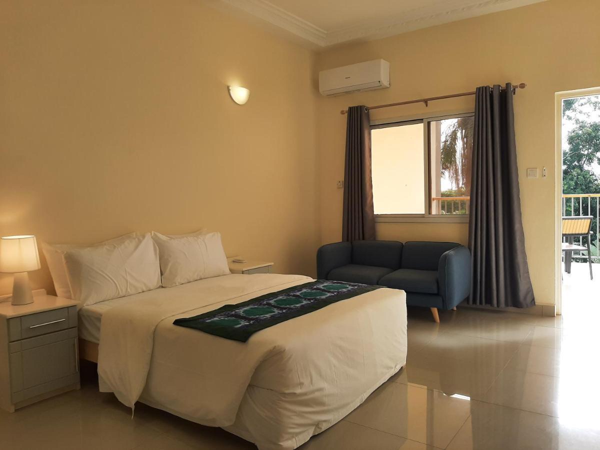 Kololi Beach Resort Bagian luar foto