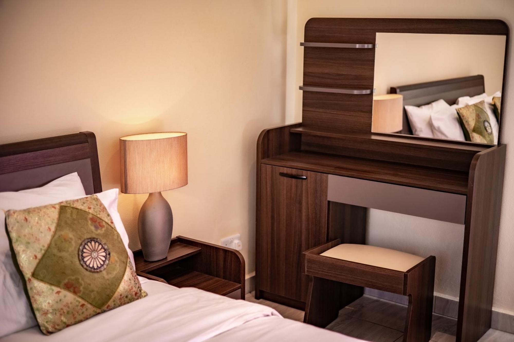 Kololi Beach Resort Bagian luar foto