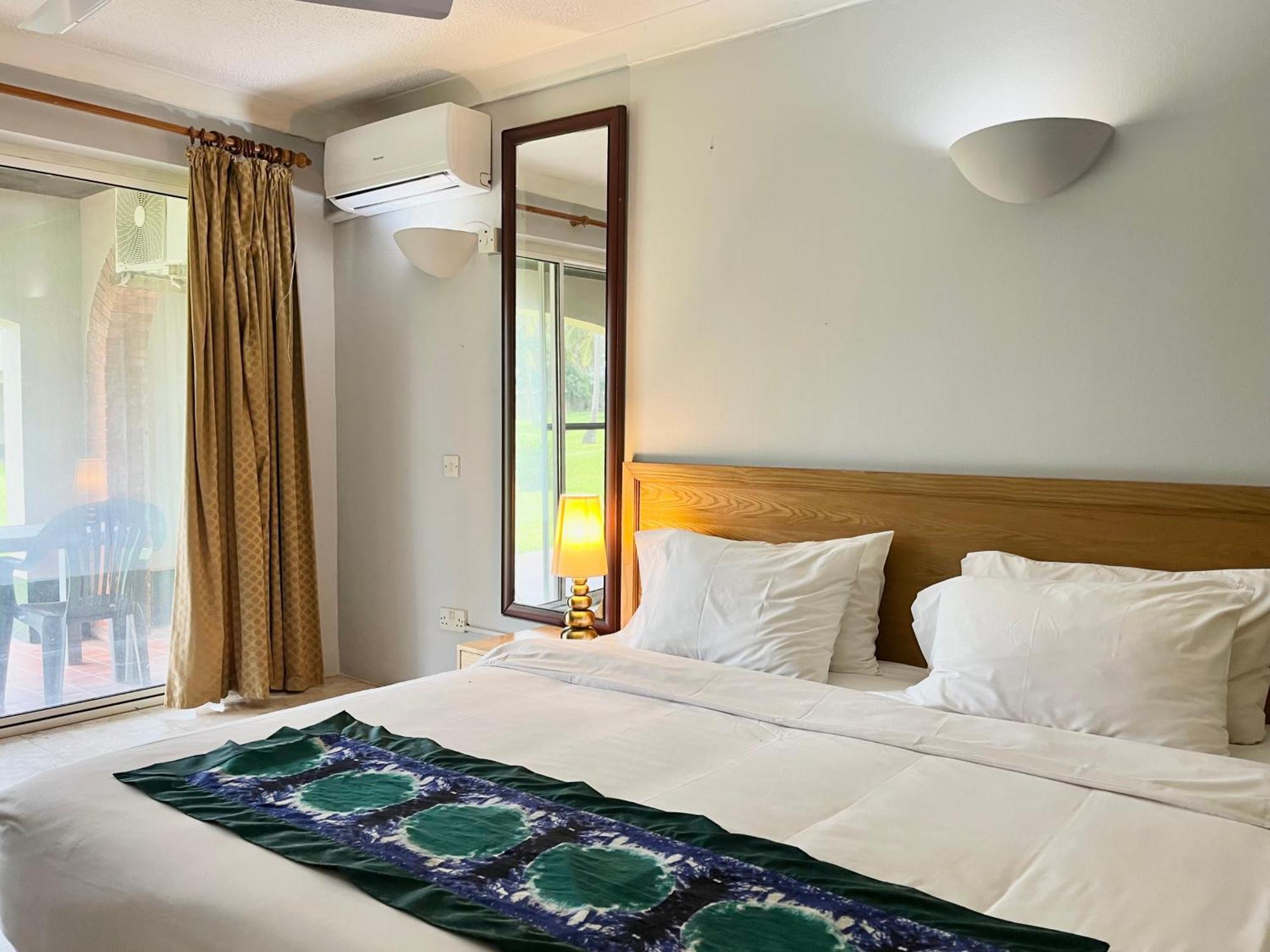 Kololi Beach Resort Bagian luar foto